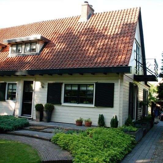 Voorbeeld houten kozijnen